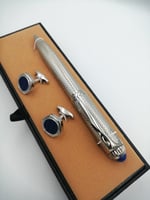 نقش فضي كامل فص أزرق