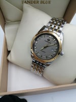 ذهبي فضي ميناء رمادي