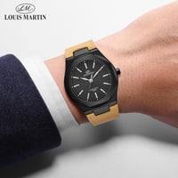 أسود سير كاكي