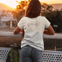 تيشيرت بتصميم سعودي وطني , عقال سعودي و كلمة نجدي...