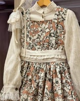 فستان جميل وراقي جداً