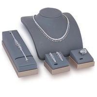 طقم زركون فضي من ماركة فايلت