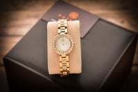 ساعة زركون نسائية ذهبي من ماركة فايلت