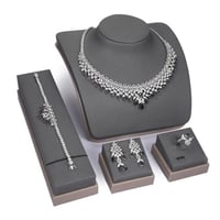 طقم زركون فضي فص أسود من ماركة فايلت