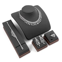 طقم زركون فضي من ماركة فايلت