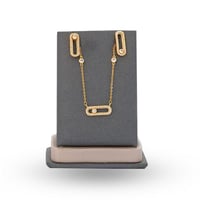 تعليقة مع حلق زركون ذهبي من ماركة فايلت