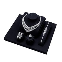 طقم زركون فضي من ماركة فايلت