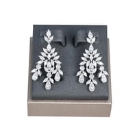 حلق زركون فضي من ماركة فايلت