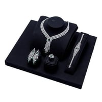 طقم زركون فضي فص أخضر من ماركة فايلت