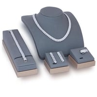 طقم زركون فضي من ماركة فايلت