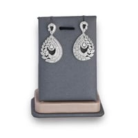 حلق زركون فضي من ماركة فايلت