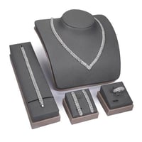 طقم زركون فضي من ماركة فايلت