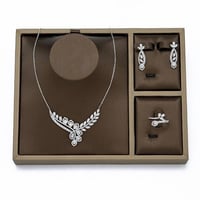 نص طقم زركون فضي من فايلت