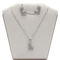 تعليقة مع حلق زركون فضي من ماركة فايلت