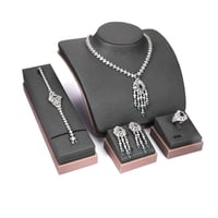 طقم زركون فضي فص كحلي من ماركة فايلت