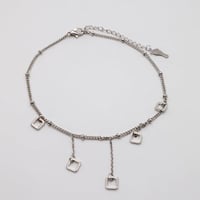 خلخال فضي من ماركة فايلت