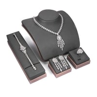 طقم زركون فضي من ماركة فايلت