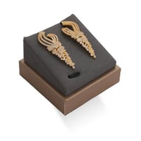 حلق زركون ذهبي من ماركة فايلت