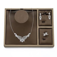 نص طقم زركون فضي من فايلت