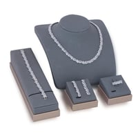 طقم زركون فضي من ماركة فايلت