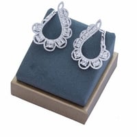 حلق زركون فضي من ماركة فايلت