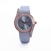 ساعة نسائية نحاسي مينا رمادي سير حصير من ماركة فاي...