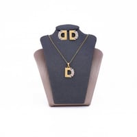 تعليقة مع حلق زركون ذهبي ماركة فايلت