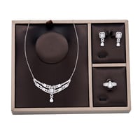 نص طقم زركون فضي من ماركة فايلت