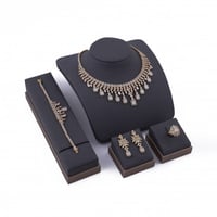 طقم زركون ذهبي من ماركة فايلت