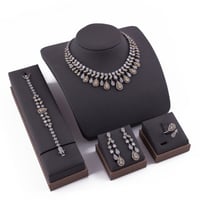 طقم زركون مكس من ماركة فايلت