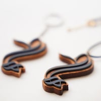 ميدالية خشب وأكريليك