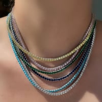 عقد تنس اخضر - تألق طبيعي