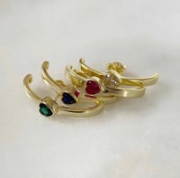 اقراط قلب حجر ملون