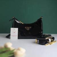 شنطة برادا ري اديشن لامع B112