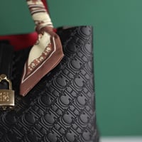 شنطة سي اتش كارولينا CH115