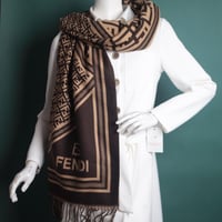 شالات فندي حرف