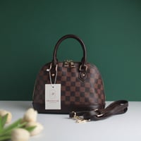 بني مربعات