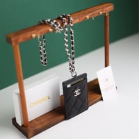 حامل بطاقات شانيل C18