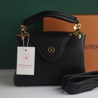 شنطة لويس فيتون كابوسينس LF123