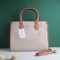 شنطة مايكل كورس M120