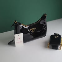 شنطة برادا ري اديشن لامع B112