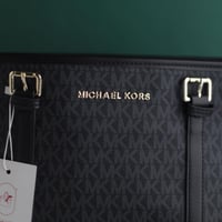 شنطة مايكل كورس صوفيا M108