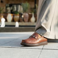 حذاء (DAILY) Dress جلد بقر طبيعي باللون الجملي