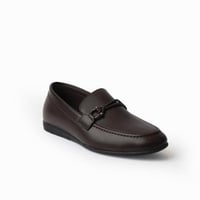 حذاء (DAILY) عملي بجلد فاخر باللون البني