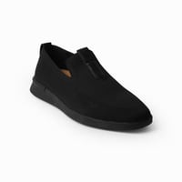 حذاء (DAILY) كاجول عصري بتصميم عملي باللون الأسود