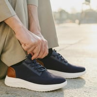 حذاء (DAILY) كاجول عصري بتصميم فاخر باللون الكحلي