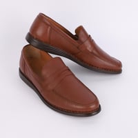 حذاء (DAILY) Dress جلد بقر طبيعي باللون الجملي