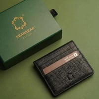 محفظة كلاسيكية باللون الأسود