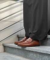 حذاء (CLASSIC) Dress جلد بقر طبيعي باللون الجملي