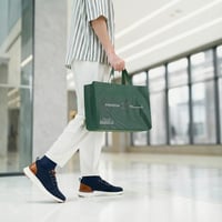 حذاء (DAILY) كاجول عصري بتصميم فاخر باللون الكحلي